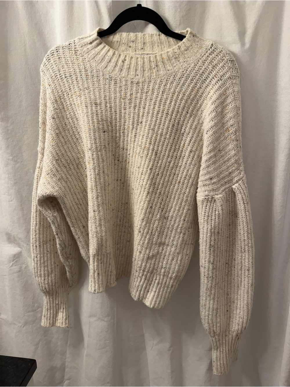 Old Navy Cream Speckled Ribbed Crewneck Sweater